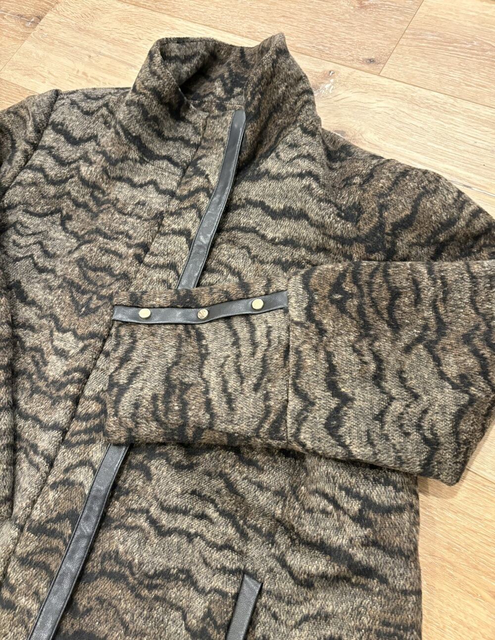 Rafaella Women’s 1X Tiger Stripe Woven Coat Faux Leather Trim Snap Cuffs Jacket
